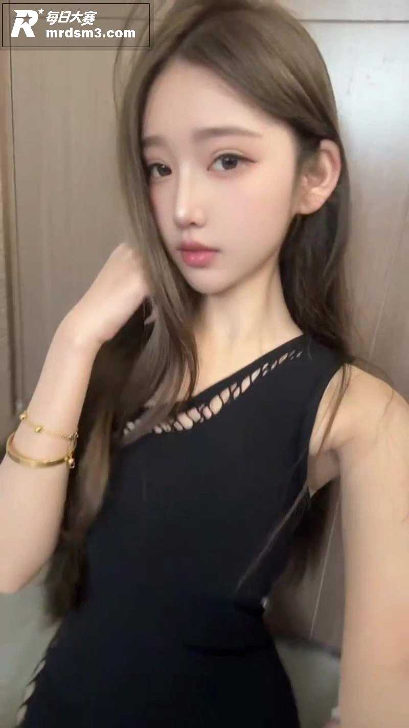抖音高颜值女神 胡逗相关图片2