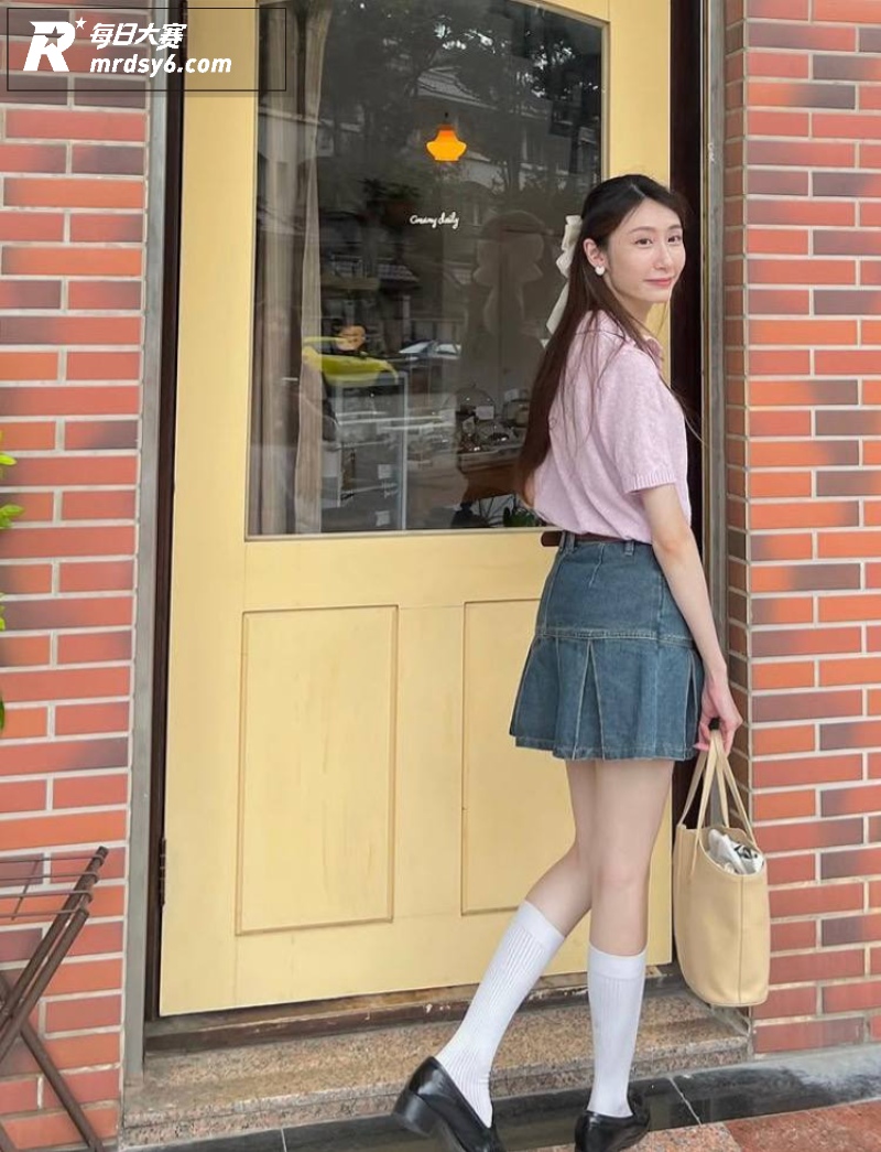 极品高颜值服装店老板相关图片4